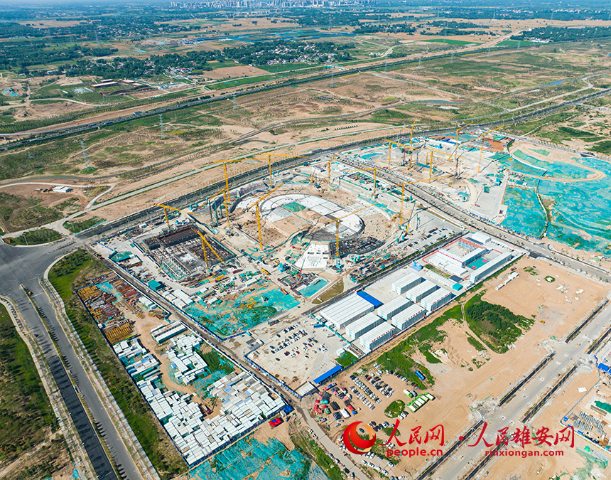 雄安新區(qū)啟動(dòng)區(qū)體育中心項(xiàng)目建設(shè)現(xiàn)場(chǎng)。人民網(wǎng) 李兆民攝