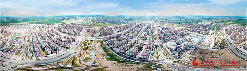 雄東片區(qū)A單元安置房及配套設(shè)施項(xiàng)目全景圖。人民網(wǎng) 宋燁文攝
