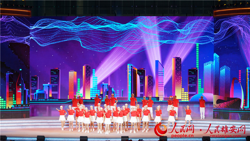 第十三屆中國藝術(shù)節(jié)閉幕式文藝演出現(xiàn)場。人民網(wǎng) 楊華龍攝