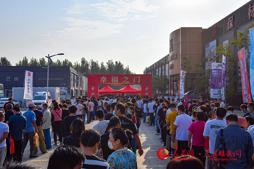 容西片區(qū)首批安置房回遷驗(yàn)房交付工作現(xiàn)場(chǎng)。韓冰攝