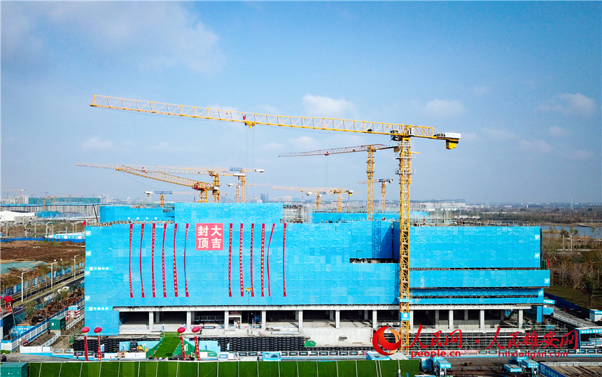 中國(guó)電信智慧城市產(chǎn)業(yè)園建設(shè)項(xiàng)目現(xiàn)場(chǎng)。人民網(wǎng) 宋燁文攝