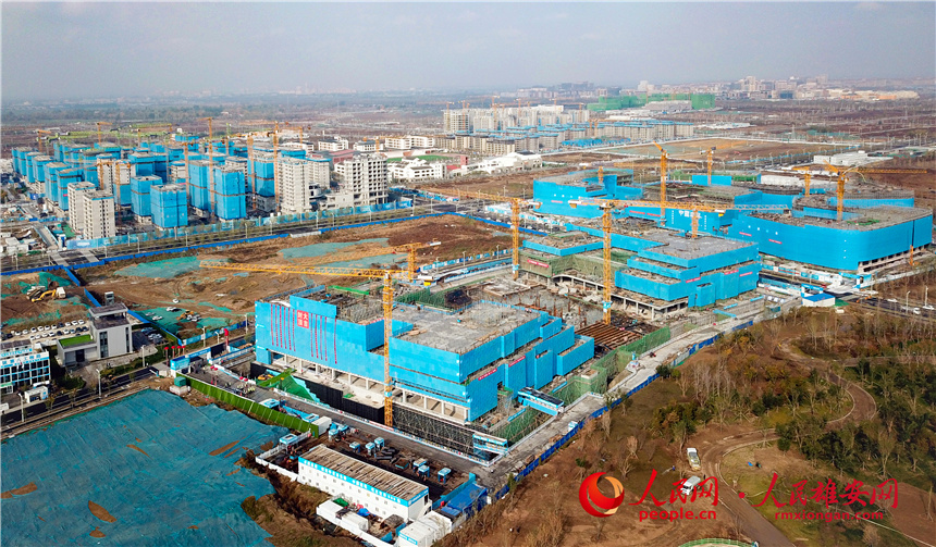 中國(guó)電信智慧城市產(chǎn)業(yè)園建設(shè)項(xiàng)目現(xiàn)場(chǎng)。人民網(wǎng) 宋燁文攝