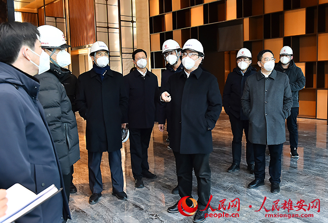 張國(guó)華在容東片區(qū)調(diào)研重點(diǎn)項(xiàng)目建設(shè)。劉向陽攝