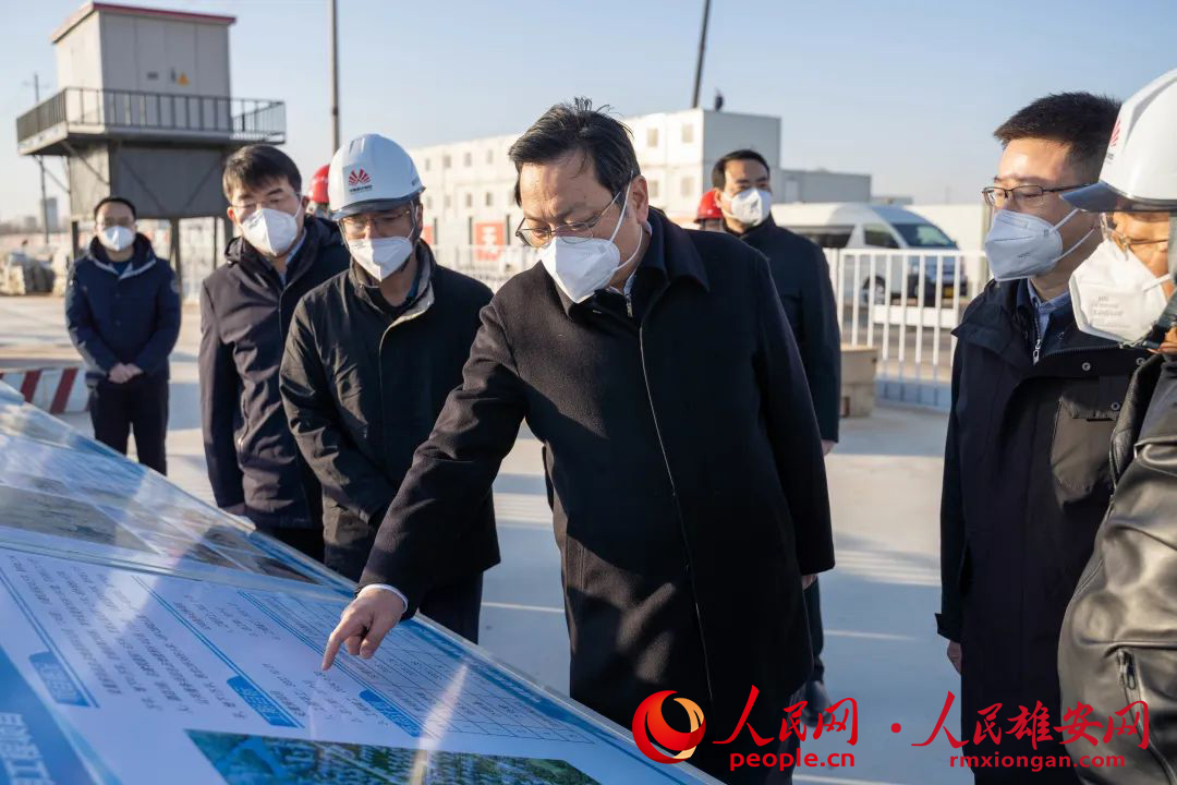 張國(guó)華調(diào)研雄東片區(qū)和雄縣第二人民醫(yī)院項(xiàng)目建設(shè)情況。中國(guó)雄安官網(wǎng)劉東堯攝