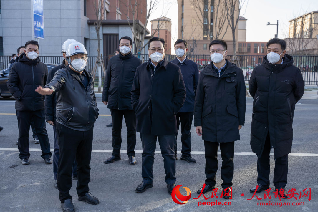 張國(guó)華調(diào)研雄東片區(qū)和雄縣第二人民醫(yī)院項(xiàng)目建設(shè)情況。中國(guó)雄安官網(wǎng)劉東堯攝