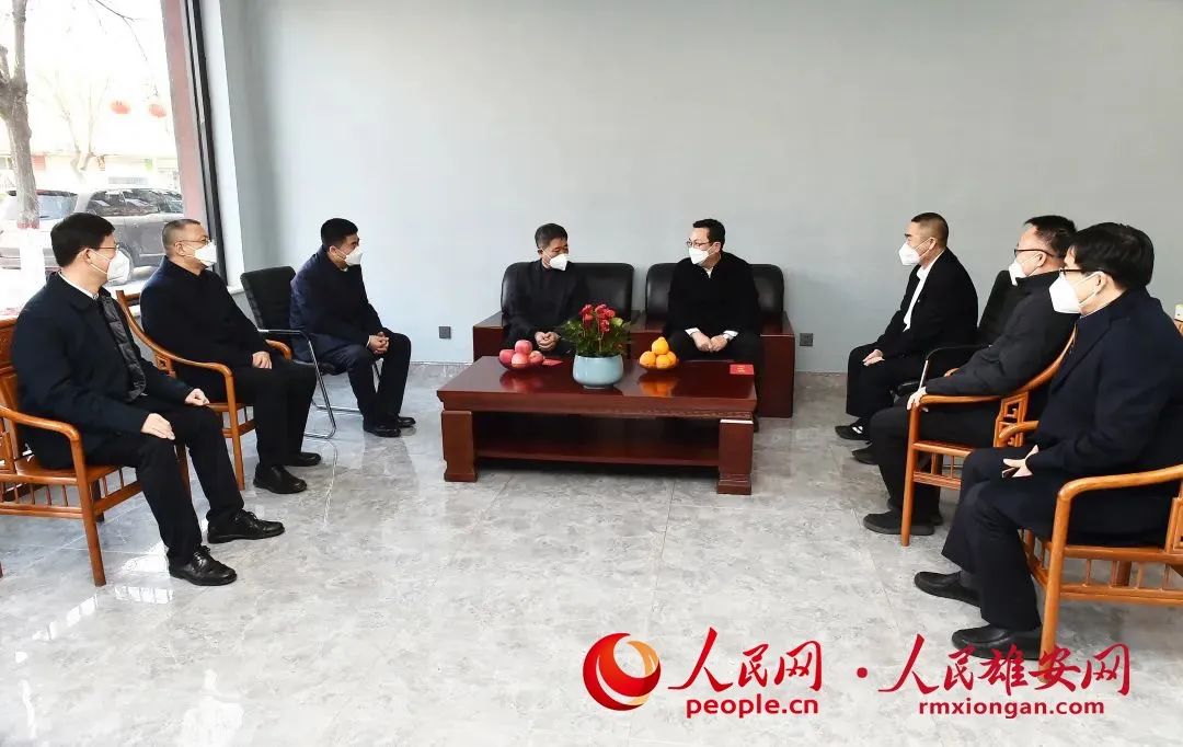 張國華在春節(jié)前赴基層走訪慰問并調(diào)研檢查安全生產(chǎn)和市場保供工作。劉向陽攝