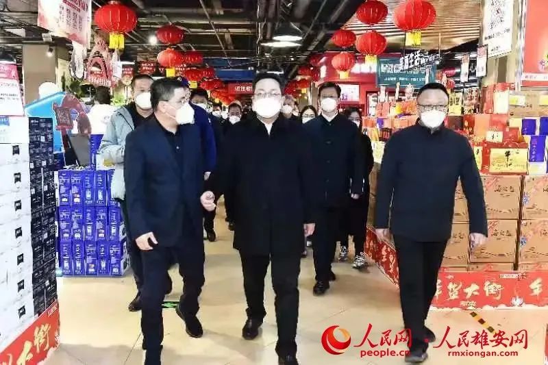 張國華在春節(jié)前赴基層走訪慰問并調(diào)研檢查安全生產(chǎn)和市場保供工作。劉向陽攝