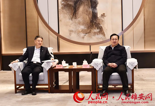 張國華與中國華能集團有限公司黨組書記、董事長溫樞剛一行舉行工作座談。劉向陽攝
