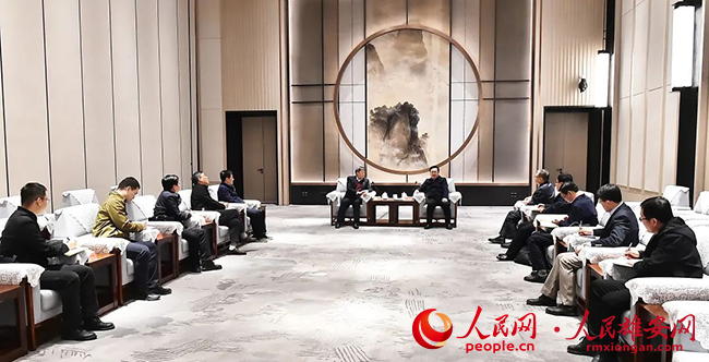 張國華與北京科技大學校長楊仁樹一行舉行工作座談。劉向陽攝
