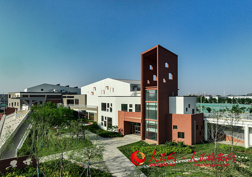 位于啟動區(qū)的雄安史家胡同小學。人民網(wǎng) 李兆民攝
