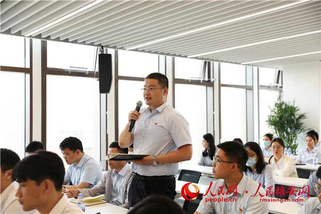 活動現場，學員踴躍發(fā)言。人民網記者 李雪晴攝