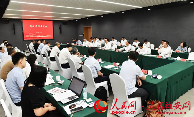張國華與北京市副市長于英杰一行舉行工作座談。劉向陽攝