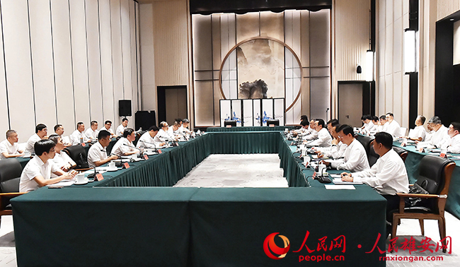 雄安新區(qū)與滄州市舉行工作交流座談會(huì)并簽署戰(zhàn)略合作協(xié)議。劉向陽攝