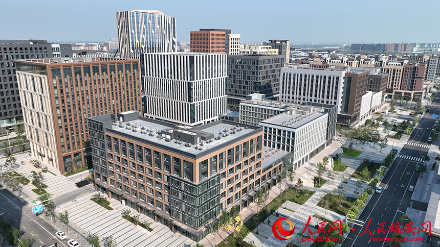 航拍河北建投·金湖未來城項目商業(yè)及辦公區(qū)域。人民網(wǎng)記者 李兆民攝