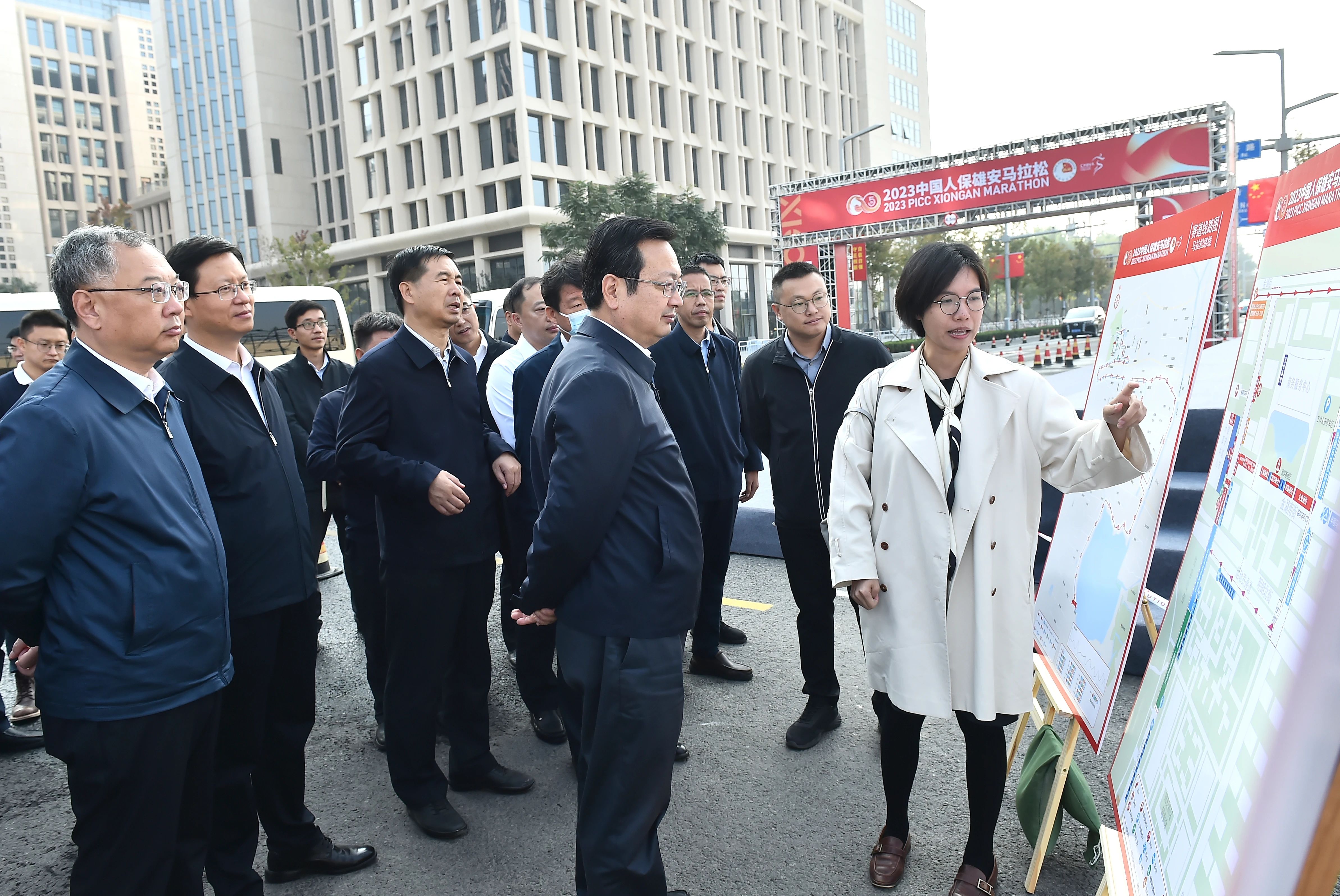 張國(guó)華調(diào)研2023雄安馬拉松賽事籌備工作。劉向陽(yáng)攝